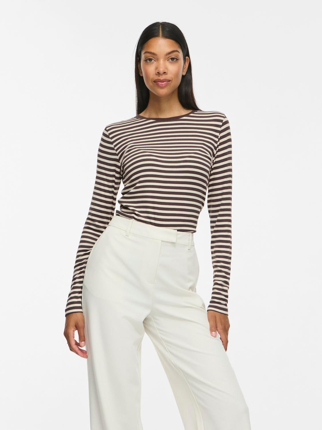 model_shot-front